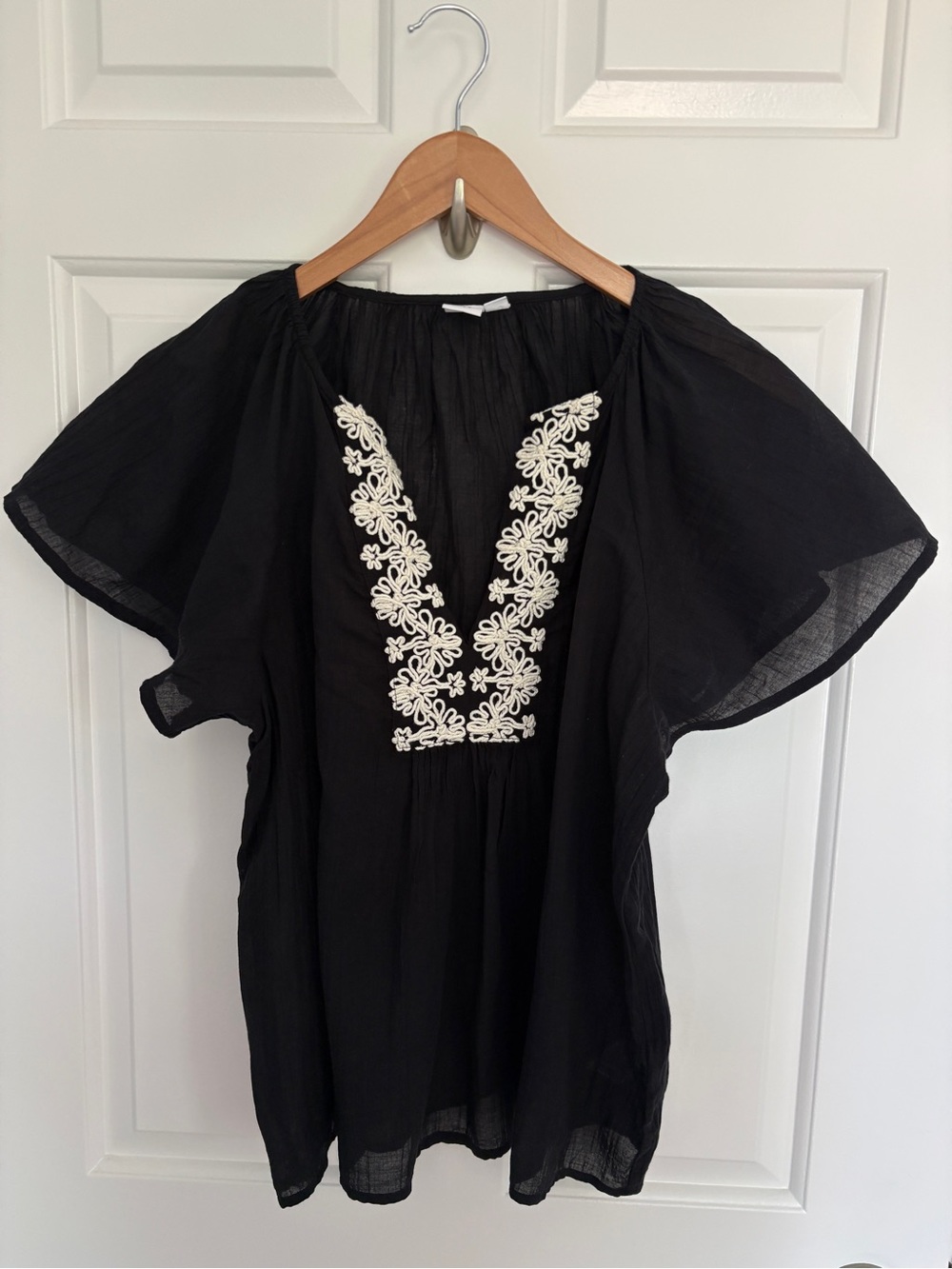 Gap Medium Navy Embroidered V-Neck Flutter Sleeve Top 100% Cotton